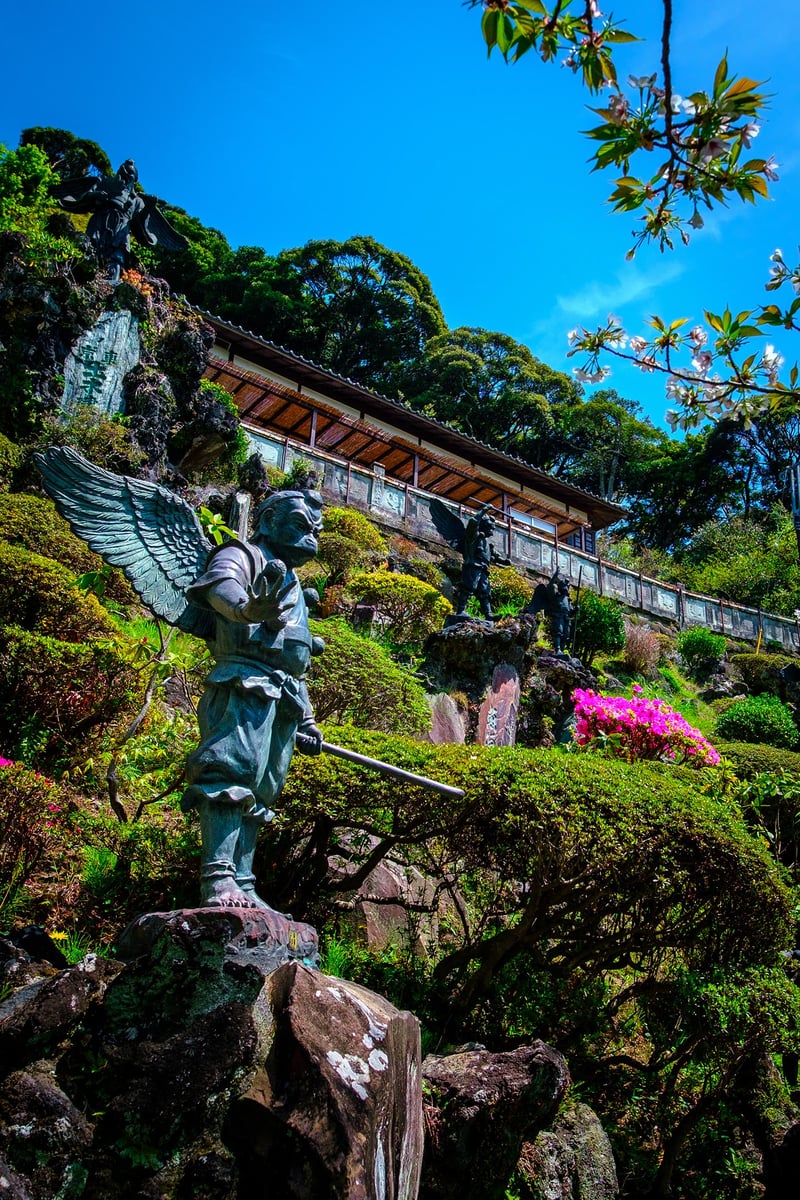 The statue of a Karasu-tengu in the temple of Kenchō-ji
